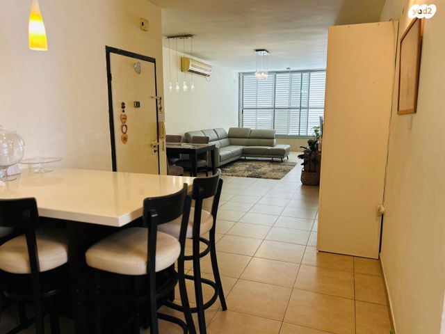 דירה, שלמה קפלנסקי, רמז, מערב ותיק, ראשון לציון