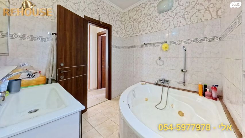 דירה, הנורית, נאות הדרים (חבצלת הצעירה), קרית עקרון