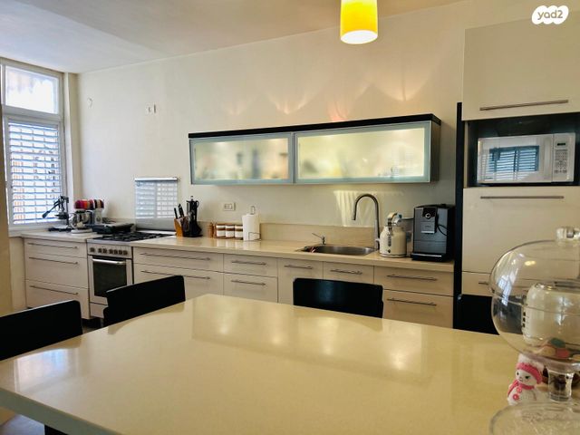 דירה, שלמה קפלנסקי, רמז, מערב ותיק, ראשון לציון