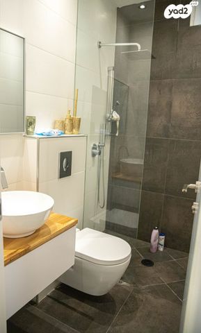 דירה, דבורה הנביאה, נגבה, רמת גן