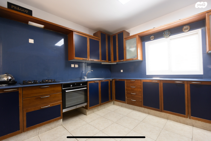 דירה, האלה, איילת הכרמל, טירת כרמל