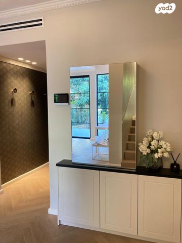 בית פרטי/ קוטג', ועידת קטוביץ', תל אביב יפו