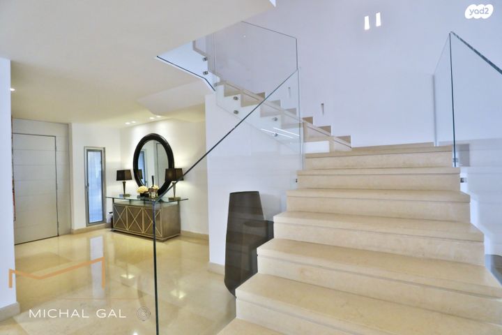 דו משפחתי, גבעת סביון, גני תקווה