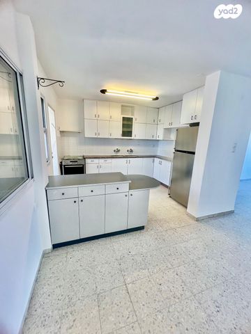 דירה, התותחנים, כפר סבא