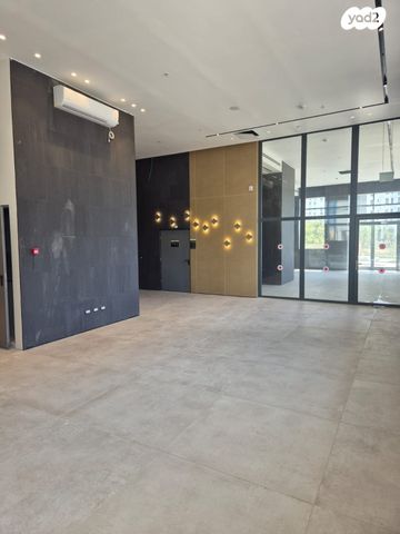 דירה, אמנון ליפקין שחק, נוף הטיילת, נתניה