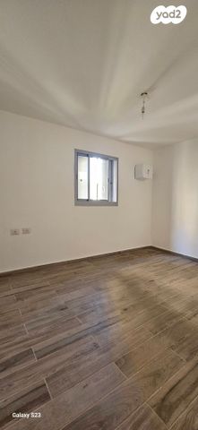 דירה, רמב"ם, ראשון לציון