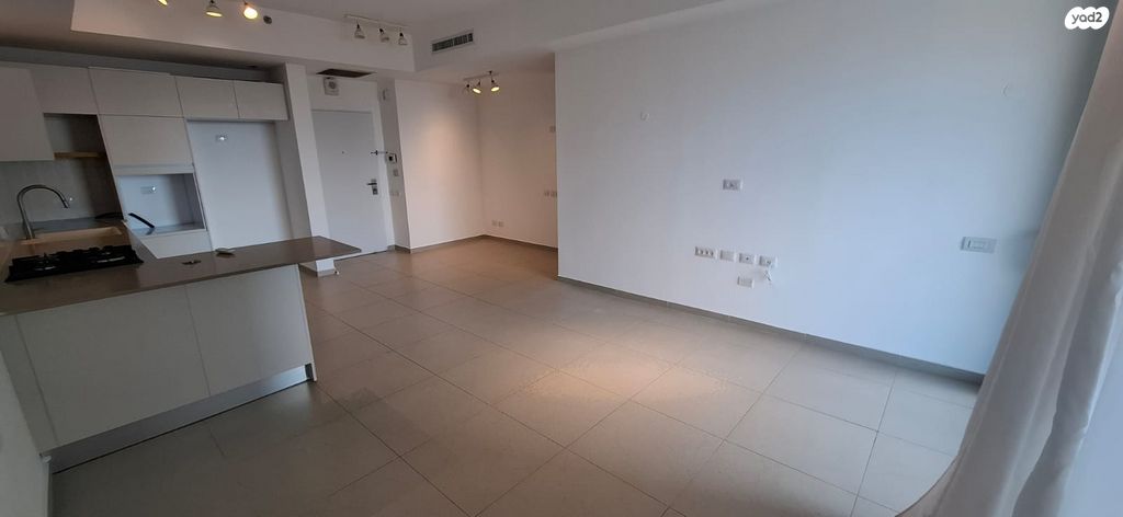 דירה, דרך מנחם בגין 158, מונטיפיורי, הרכבת, תל אביב יפו