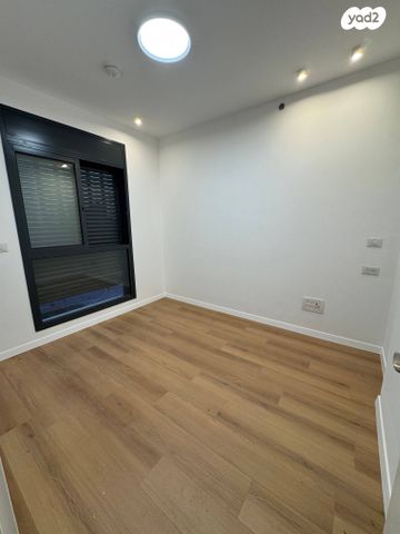 דירה, אמנון ליפקין שחק, נוף הטיילת, נתניה