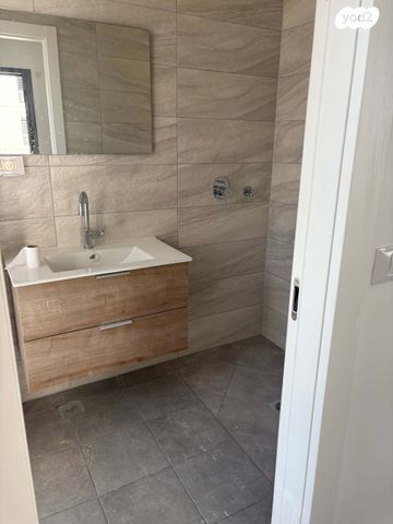 דירה, אמנון ליפקין שחק, נתניה