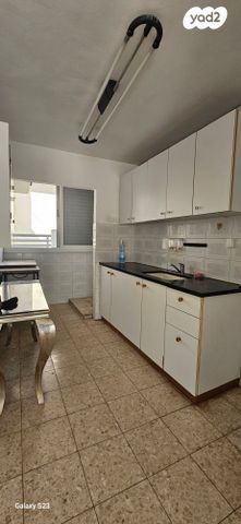 דירה, רמב"ם, ראשון לציון