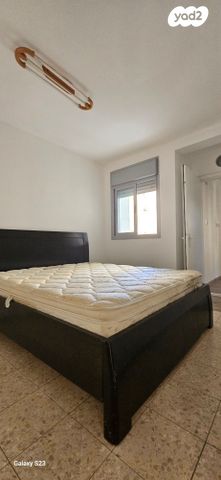 דירה, רמב"ם, ראשון לציון