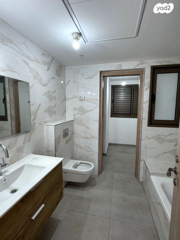 דירה, בורוכוב 3, צפון מערב מרכז העיר, נתניה