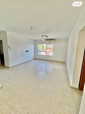 דירה, התותחנים, כפר סבא