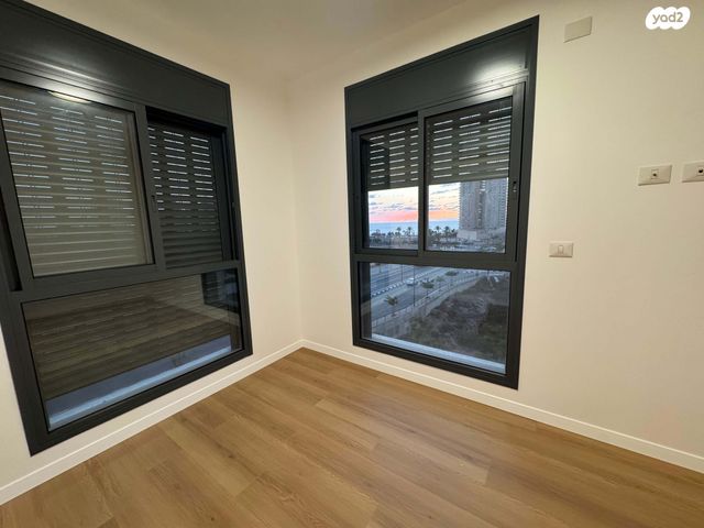 דירה, אמנון ליפקין שחק, נוף הטיילת, נתניה