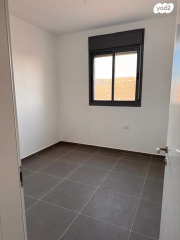 דירה, לשם, אריאל