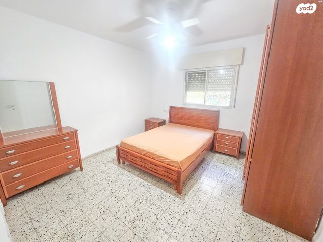 דו משפחתי, האירוסים, כרמיאל