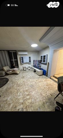 דירה, צבי ישי, ליבת העיר, יהוד מונוסון