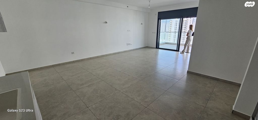 אמנון ליפקין שחק 