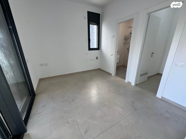 דירה, אמנון ליפקין שחק, נוף הטיילת, נתניה