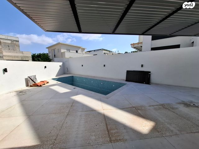 דו משפחתי, אבן יהודה