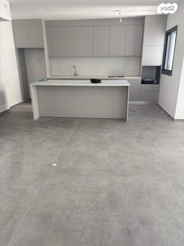 דירה, אמנון ליפקין שחק, נתניה