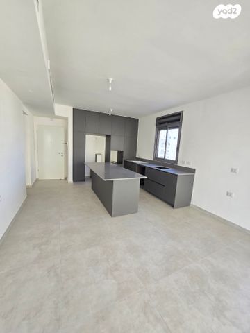 דירה, שיפר, פתח תקווה