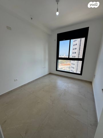 דירה, אמנון ליפקין שחק, נוף הטיילת, נתניה