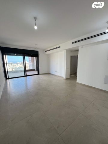 דירה, אמנון ליפקין שחק, נוף הטיילת, נתניה