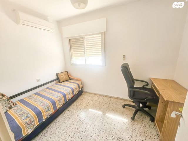 דו משפחתי, האירוסים, כרמיאל