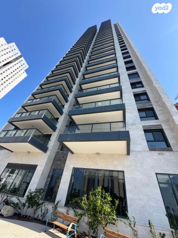 אמנון ליפקין שחק 