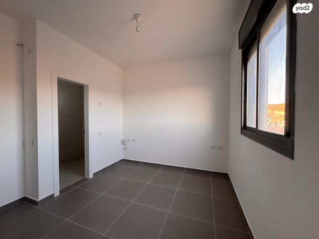 דירה, לשם, אריאל