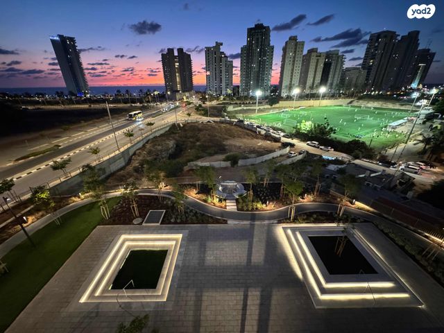 אמנון ליפקין שחק 