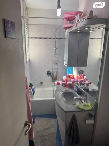 גג/ פנטהאוז, דוד אלעזר, בית וקאנטרי, גיורא יוספטל, גבעת שמואל