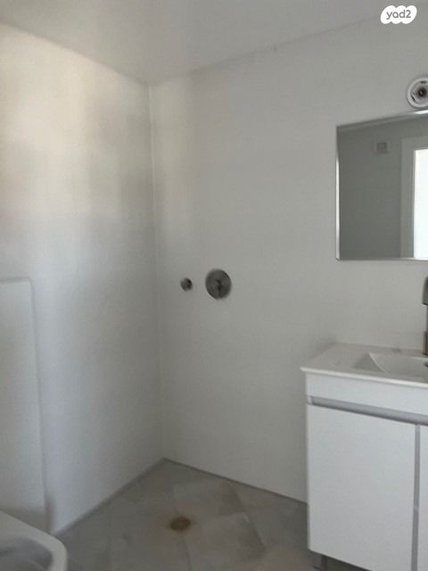 דירה, ש"י עגנון, שיכון רסקו, קרית אונו