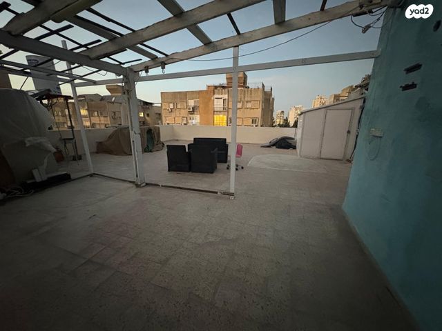 גג/ פנטהאוז, דוד אלעזר, בית וקאנטרי, גיורא יוספטל, גבעת שמואל