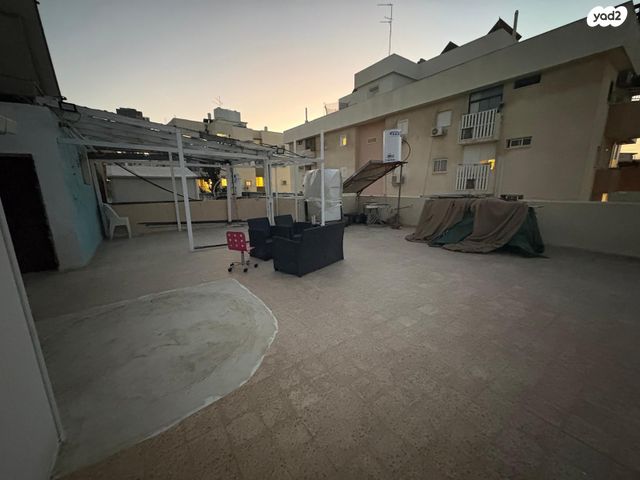 גג/ פנטהאוז, דוד אלעזר, בית וקאנטרי, גיורא יוספטל, גבעת שמואל