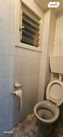 דירה, רמב"ם, ראשון לציון