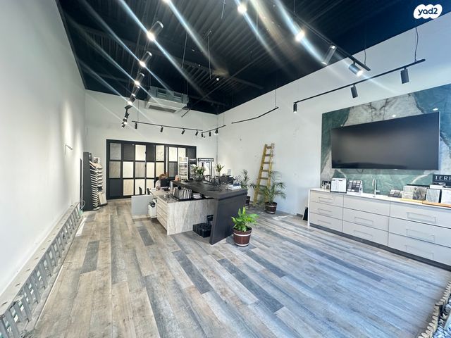 חנויות/ שטח מסחרי, מרכז עינב, מודיעין מכבים רעות