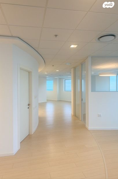 משרדים, דרך זאב ז'בוטינסקי 7, רמת גן