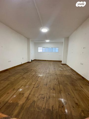 חנויות/ שטח מסחרי, שדרות הגעתון, עיר, מרכז העיר, נהריה