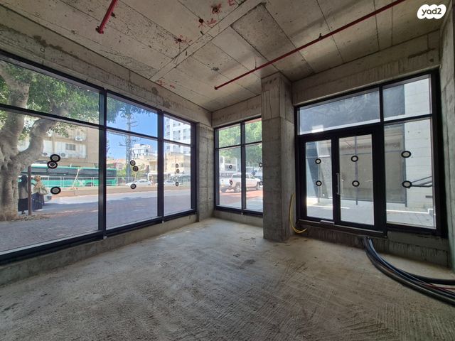 חנויות/ שטח מסחרי, א' / צפון מזרח העיר, רחובות