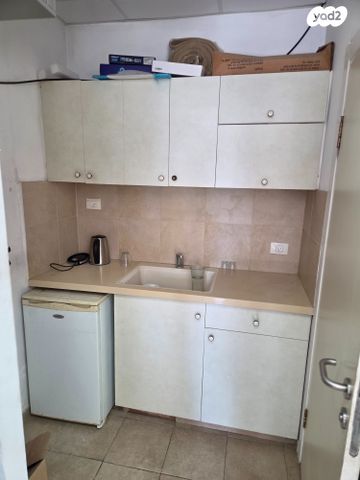 חנויות/ שטח מסחרי, חולון