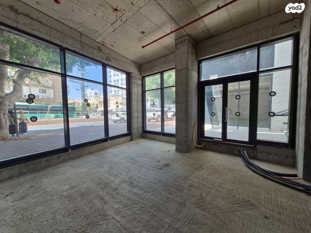 חנויות/ שטח מסחרי, א' / צפון מזרח העיר, רחובות