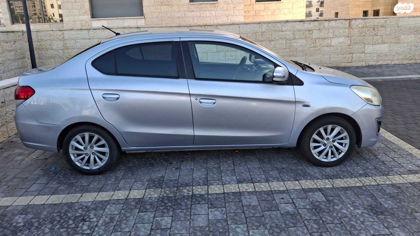 מיצובישי אטראז'