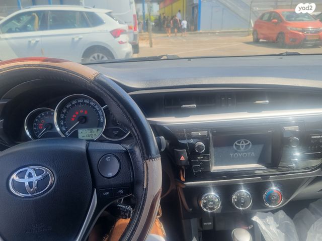 טויוטה קורולה