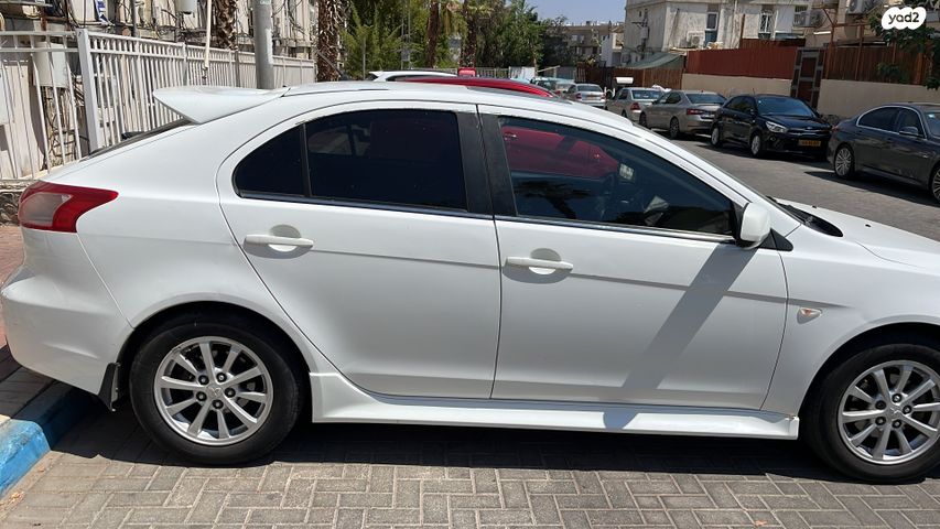 מיצובישי לנסר