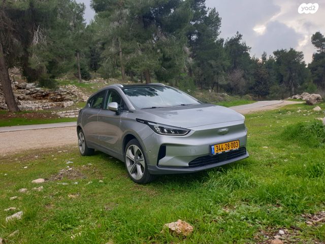 מודעת רכב ג׳ילי Geometry C