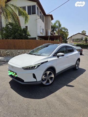 מודעת רכב ג׳ילי Geometry C