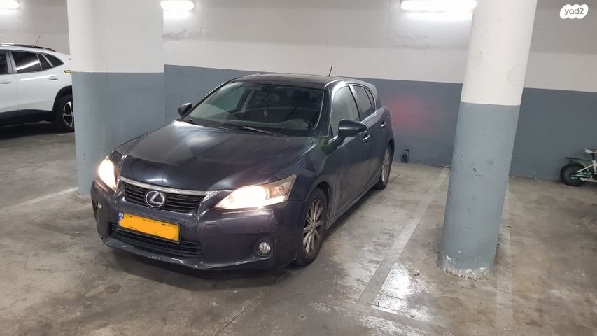 מודעת רכב לקסוס CT