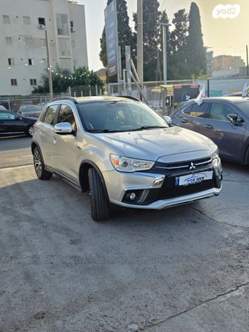 מודעת רכב מיצובישי ASX